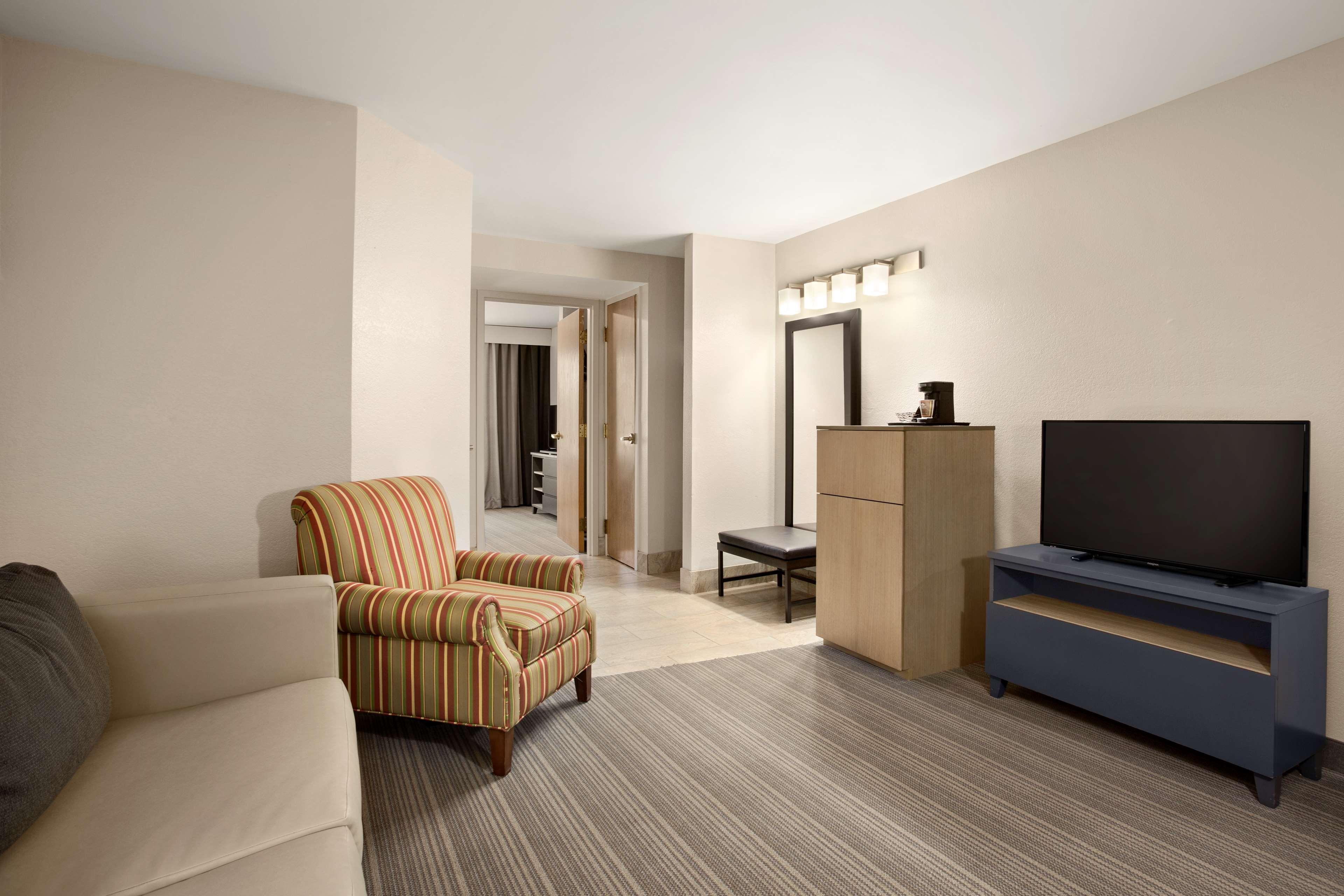 Howard Johnson By Wyndham Murfreesboro Exterior photo